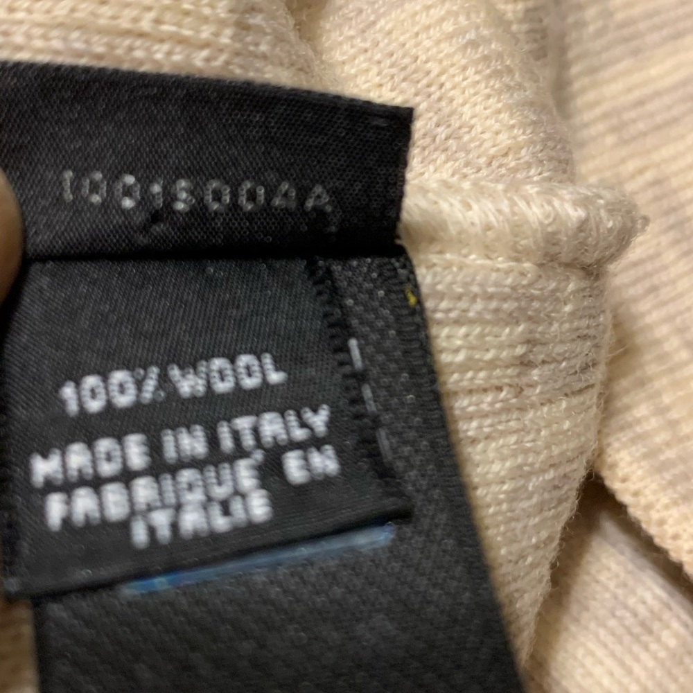 SOLD** FENDI Vintage  Knit Beanie Hat Ivory & light grey FF - Picture 5 of 15